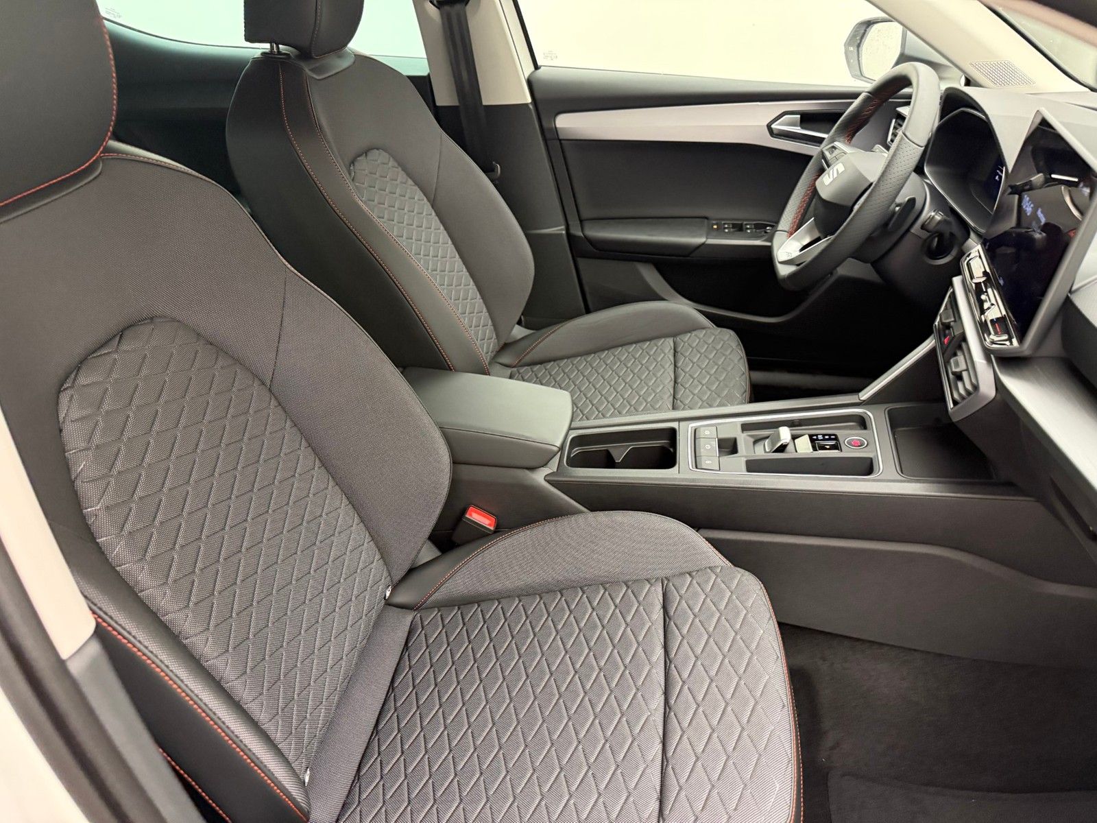 Seat Leon 1.5 eHybrid DSG FR-Line imagem 3