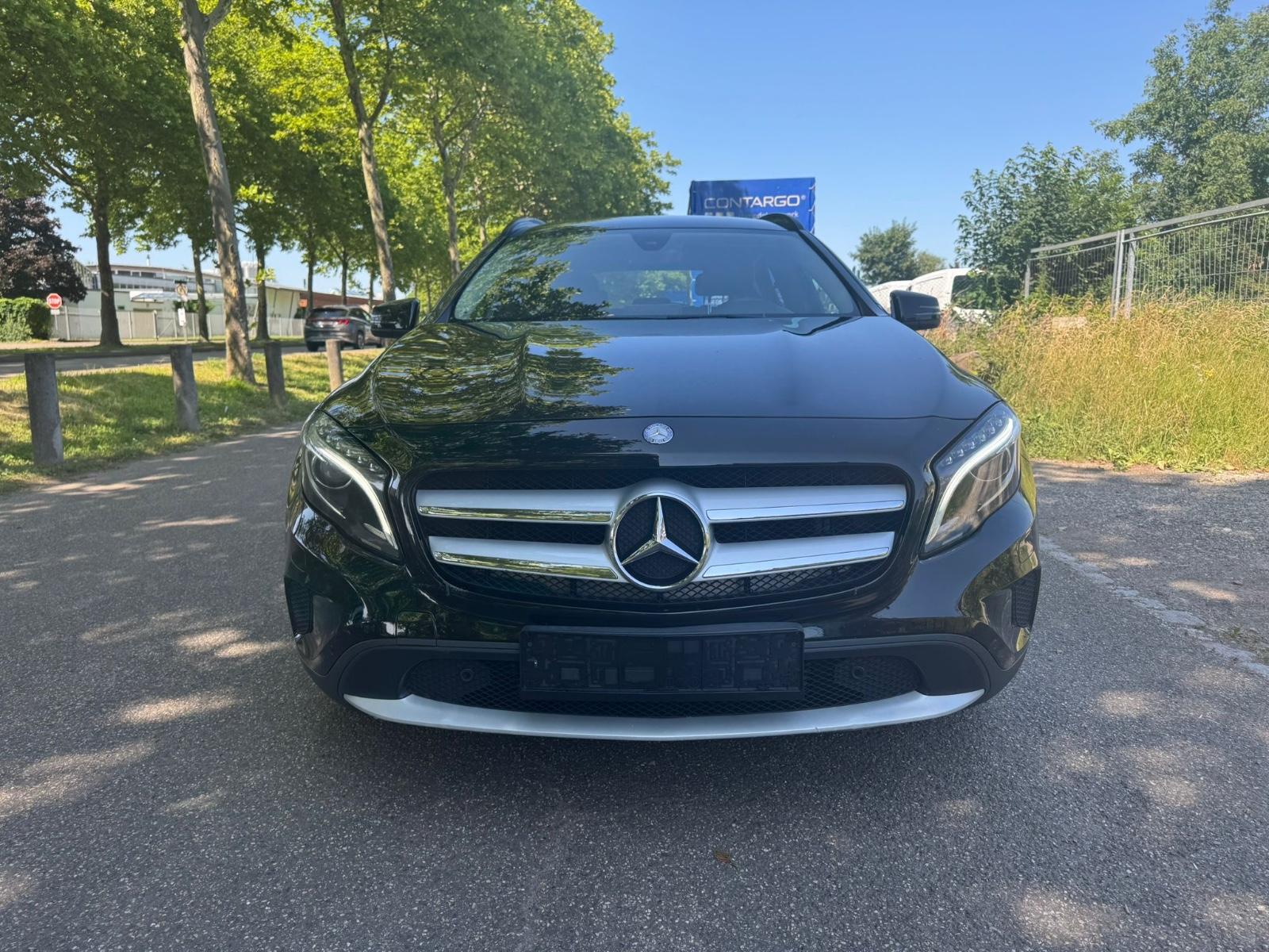 Mercedes-Benz GLA 200 GLA -Klasse GLA 200 CDI / d 4 MATIC