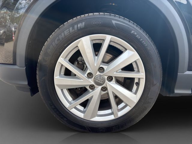 Q2 35 1.5 TFSI S-tronic PDC SHZ NAVI AHK LED