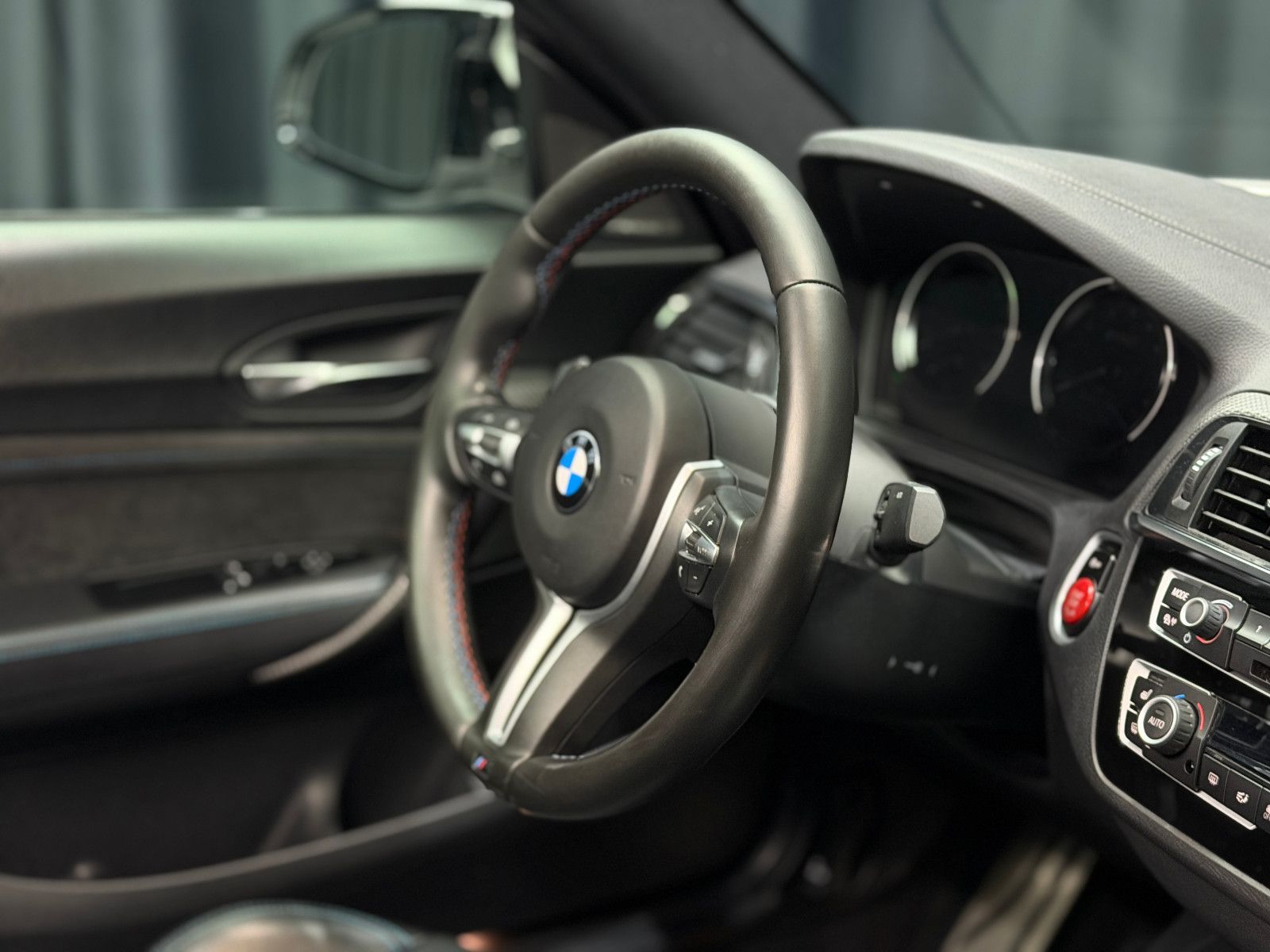 Fahrzeugabbildung BMW M2 Competition|H&K|KW|RF-Kamera|Assistent