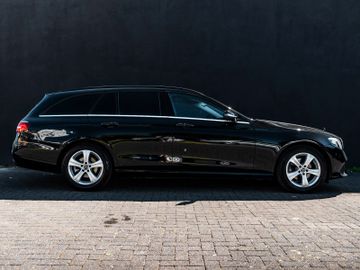Mercedes E 220 - 4