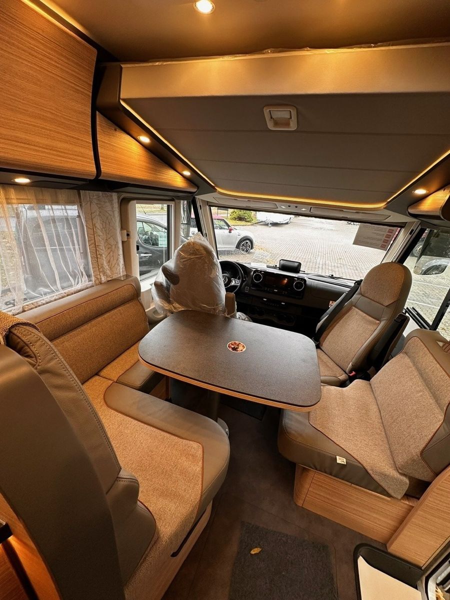 Fahrzeugabbildung Malibu I 450 RB LE comfort Mercedes Markise TV LED