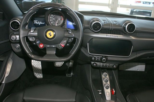 Fahrzeugabbildung Ferrari Portofino Carbon, Kamera, 20Zoll, LED-Lenkrad