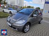 Mercedes-Benz A 180 BlueEFFICIENCY SITZHZG+NAVI+PDC+ALLWETTER - Mercedes-Benz A 180: Van