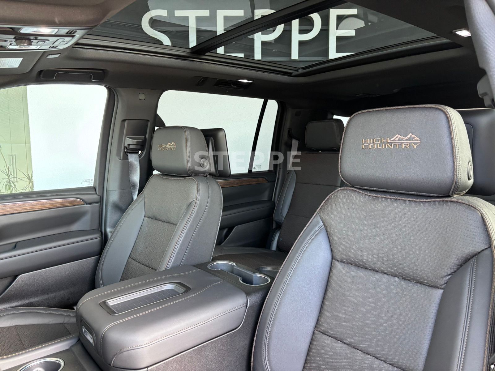 Chevrolet Suburban 6,2 High Country AHK  22"Alu; Luftfeder