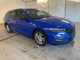 Skoda Octavia Combi DSG Sportline 4x4 VIRTUAL/HEAD-UP - Skoda Octavia: Combi Sport