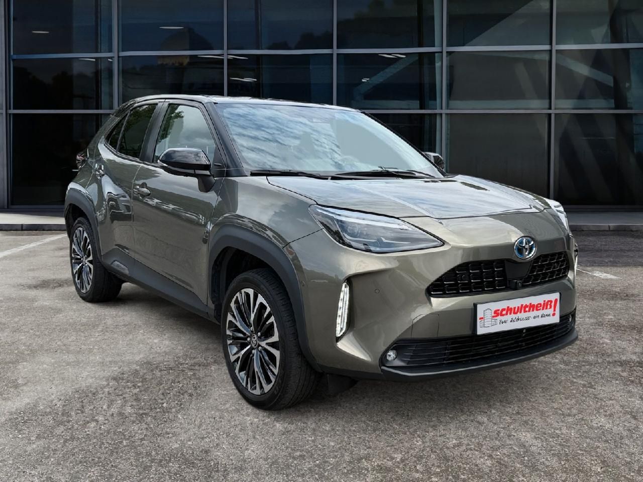 Fahrzeugabbildung Toyota Yaris Cross Hybrid AWD-i Elegant