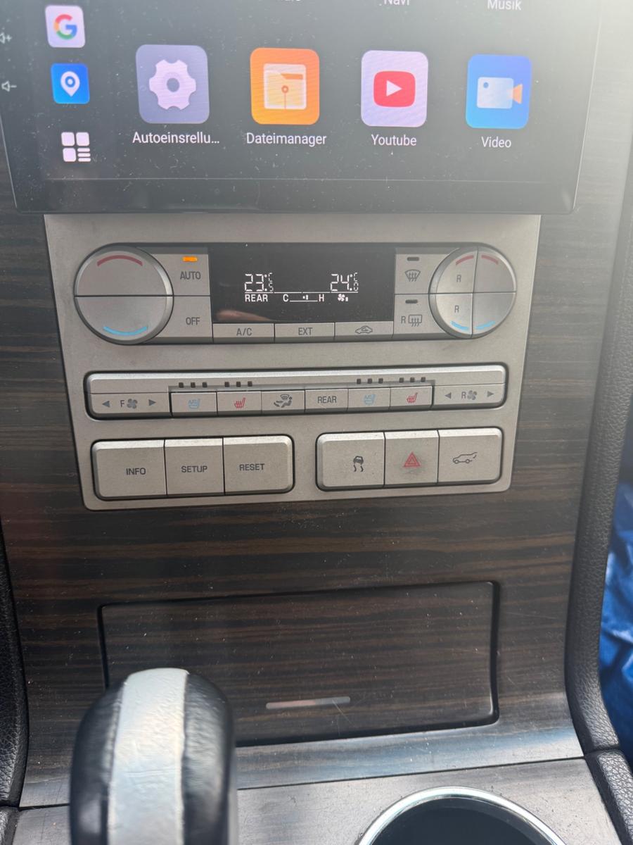 Lincoln Navigator