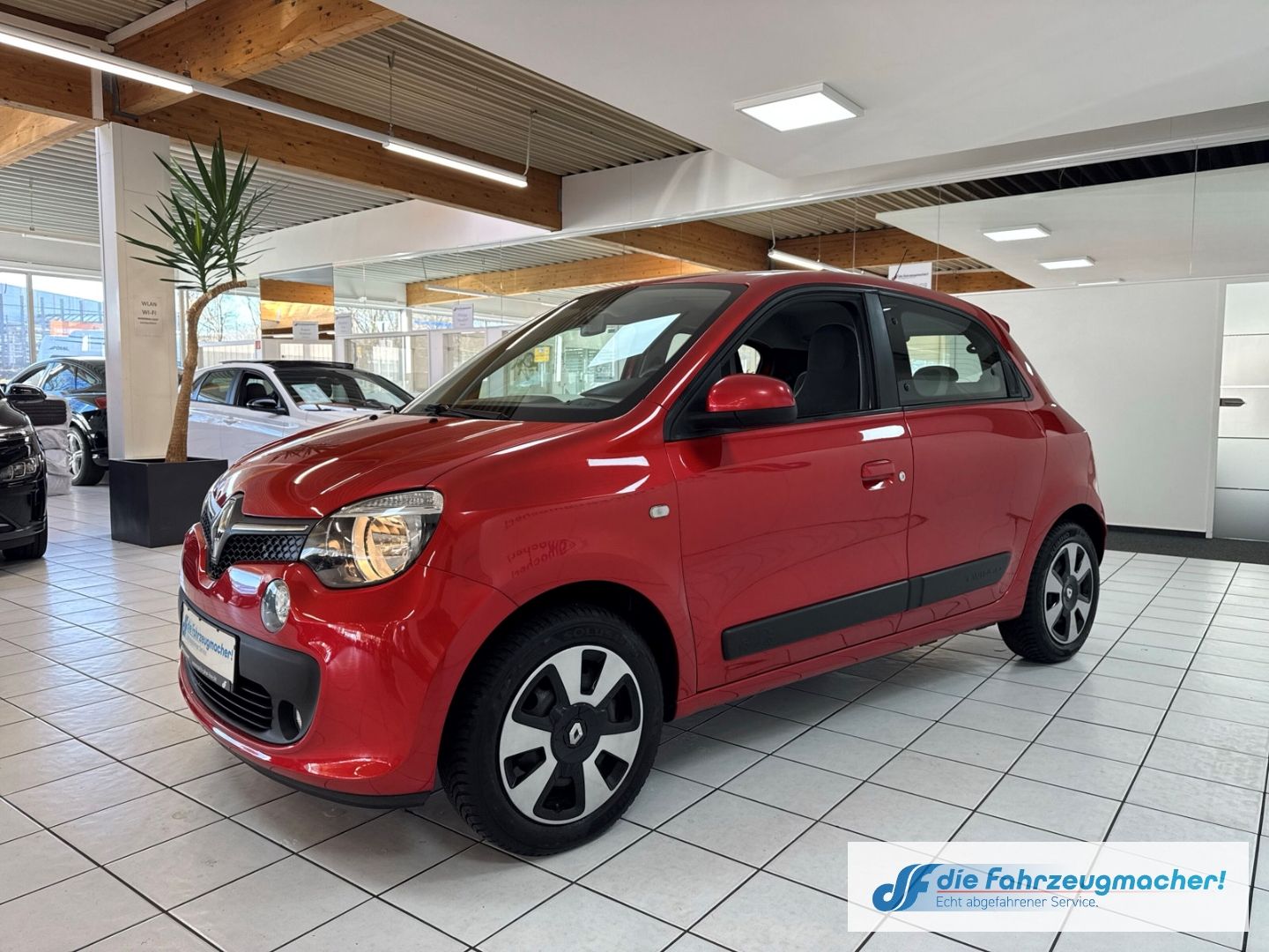 Fahrzeugabbildung Renault Twingo Experience DAB Tel.-Vorb. Berganfahrass.