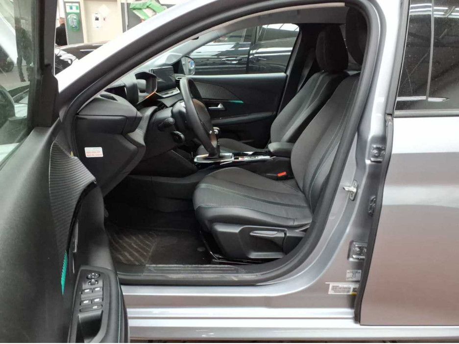Fahrzeugabbildung Peugeot 208 1.2 Allure Pack LED/NAVI/DAB/SHZ/SPORTSITZ/8