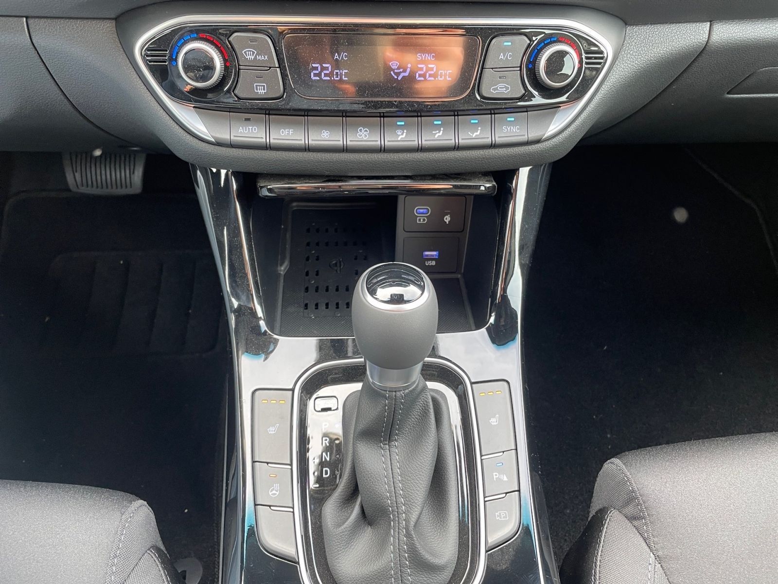 Fahrzeugabbildung Hyundai i30 Kombi 7-DCT 1.0 T-GDI Advantage LED Navi