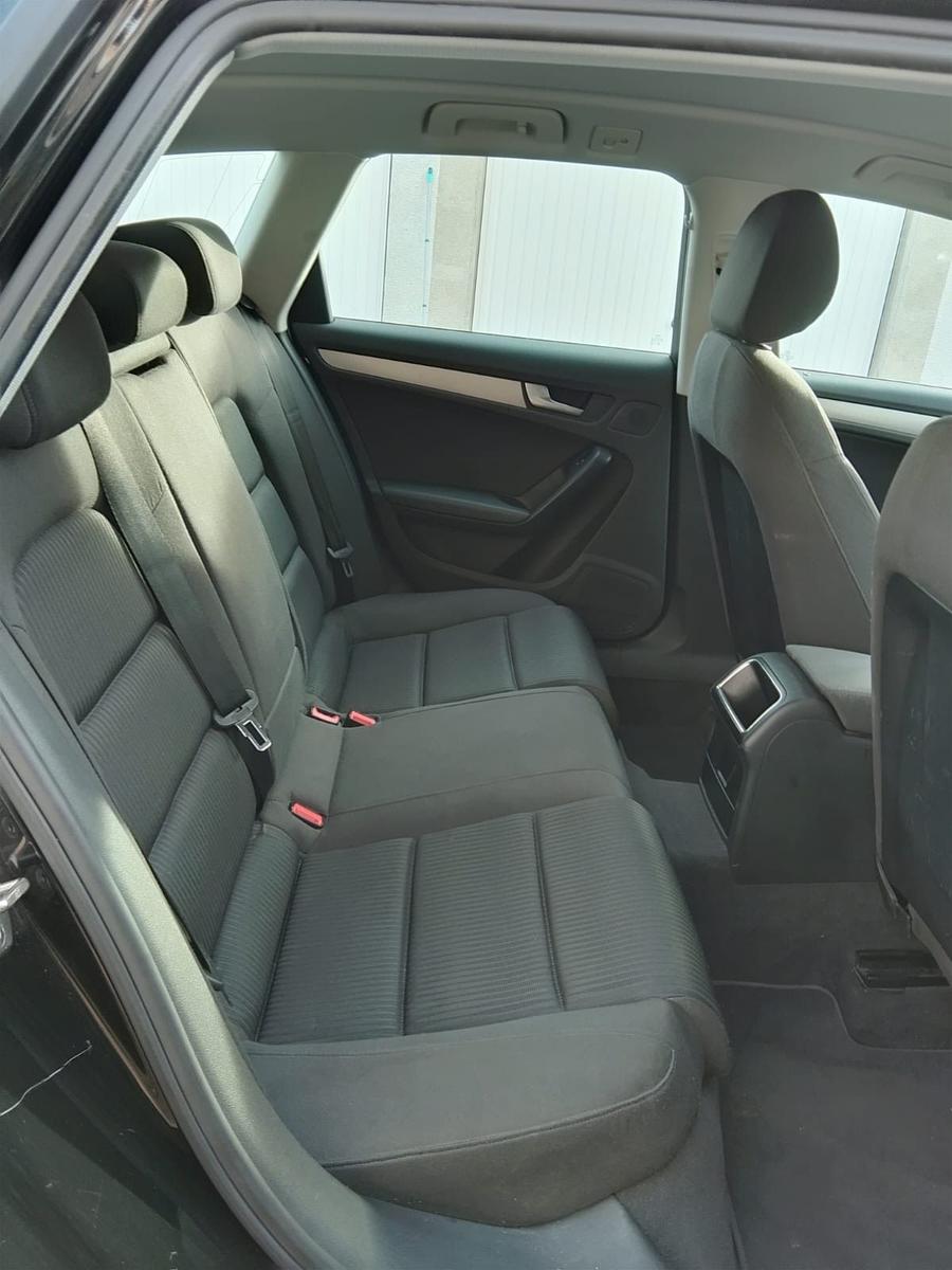 Audi A4 2009 — engine 120 HP (88kW)