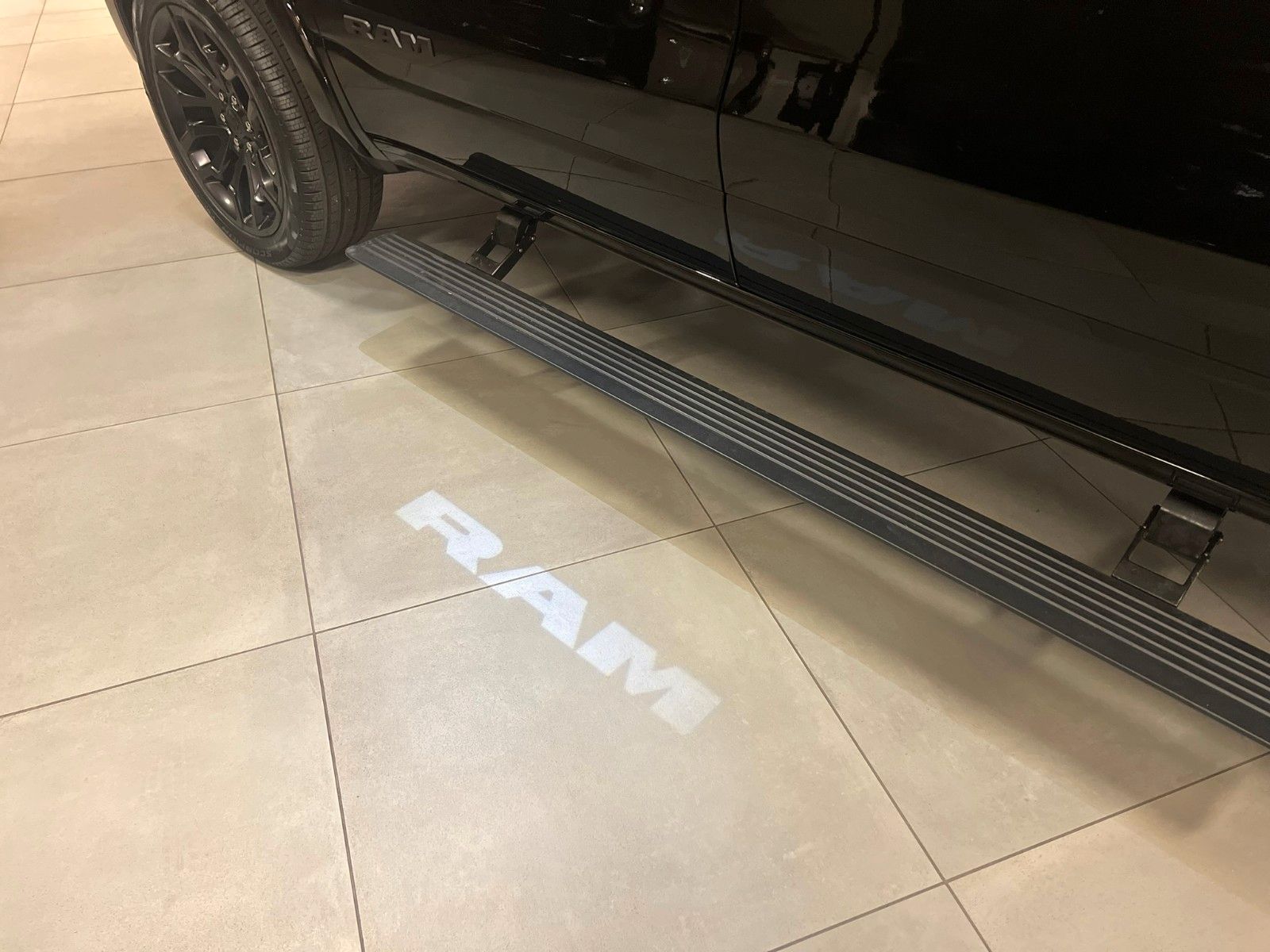 Fahrzeugabbildung Dodge RAM 1500 Limited Night  H/O 3.0L MY25