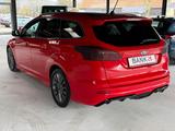 Ford Focus Turnier ST-Line/AUTOMATIK/LED/NAVI/Top - Ford Focus: Rot