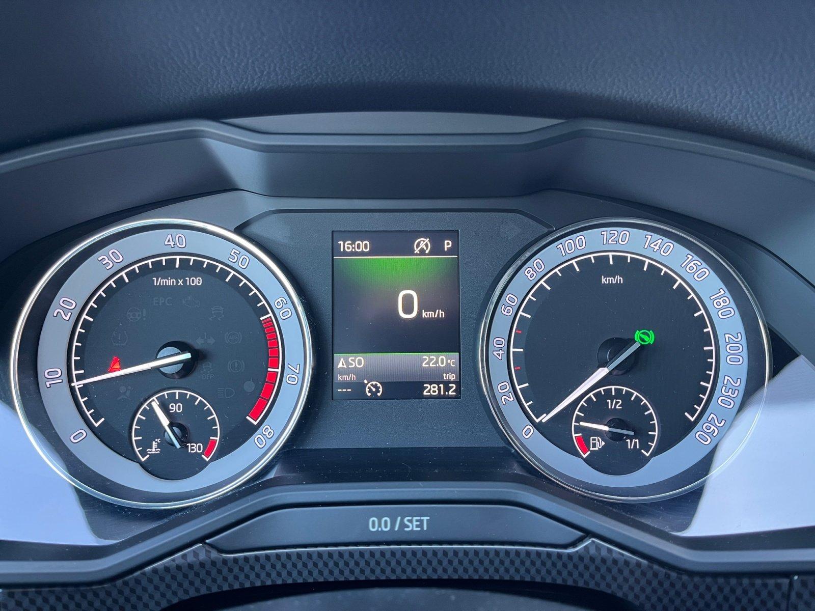 Skoda Superb Combi 1.8TSI DSG Sportline Navi+Winterpak