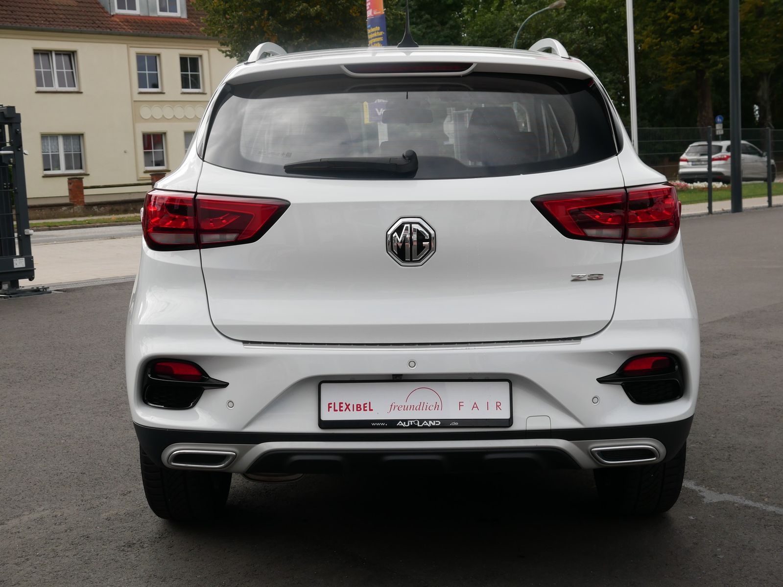 MG ZS