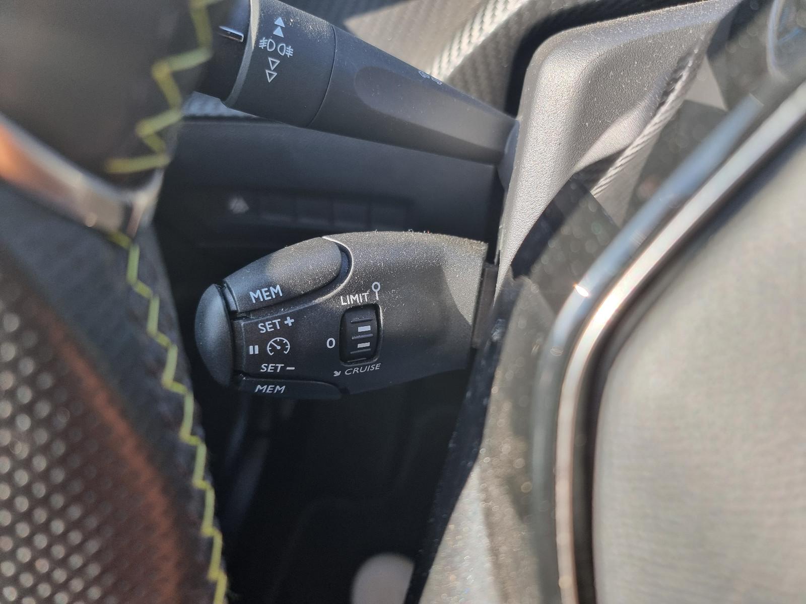 Peugeot e-2008 GT-Line -KLIMA-NAVI-CARPLAY-SHZ-CAM-LEDER