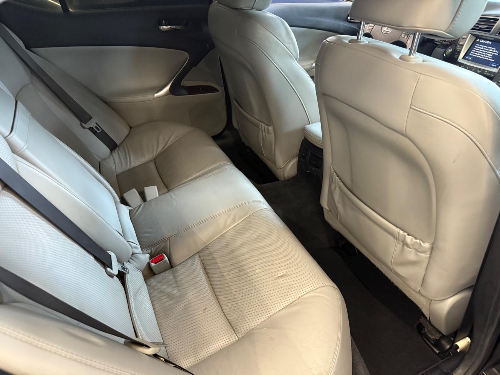 Lexus IS 250 2.5 208ch BVA - 2 ème main - Navi - Régulateur adaptatif - Pneus toutes saisons - Xénon