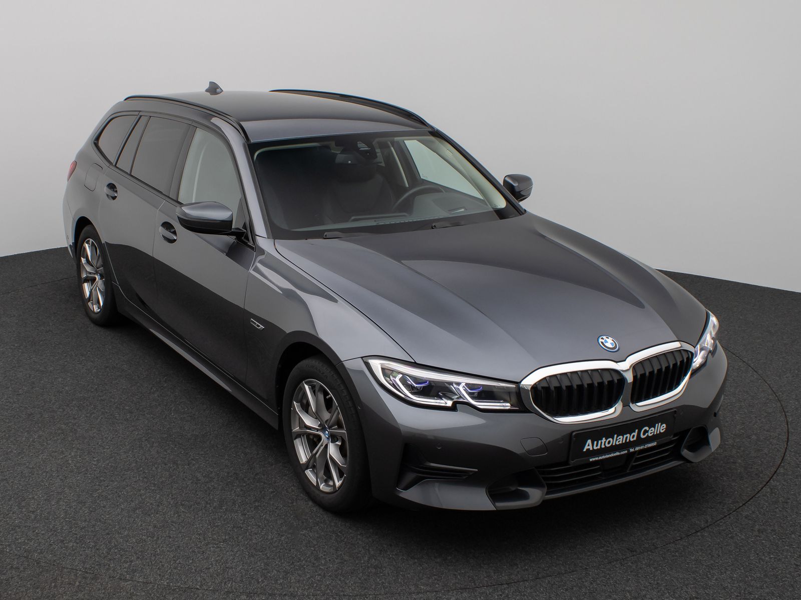 Fahrzeugabbildung BMW 330e SportLine Laser Kamera HUD DAB HiFi Komfort