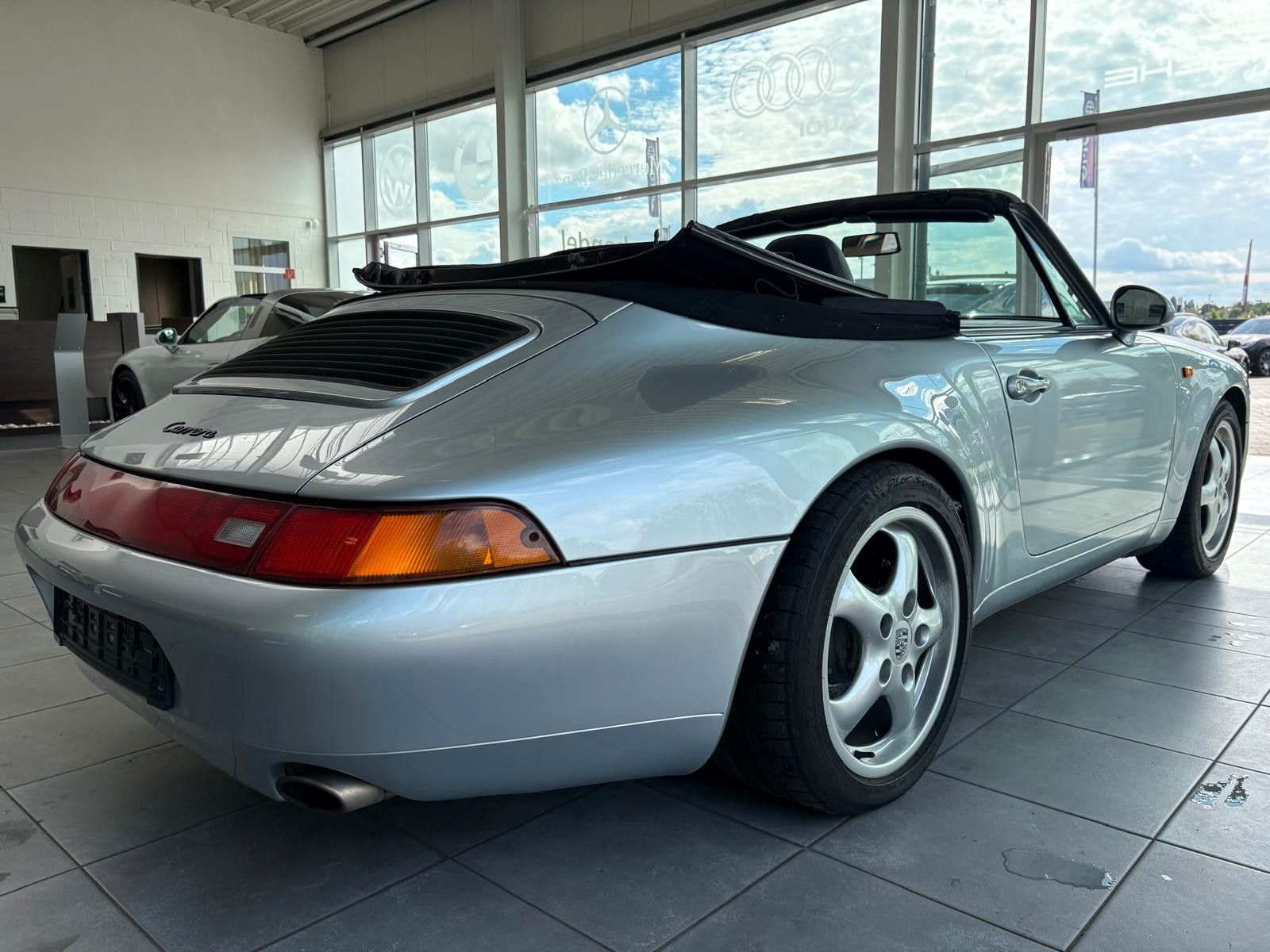 Fahrzeugabbildung Porsche 993 Carrera Cabriolet Automatik/erst 90000km