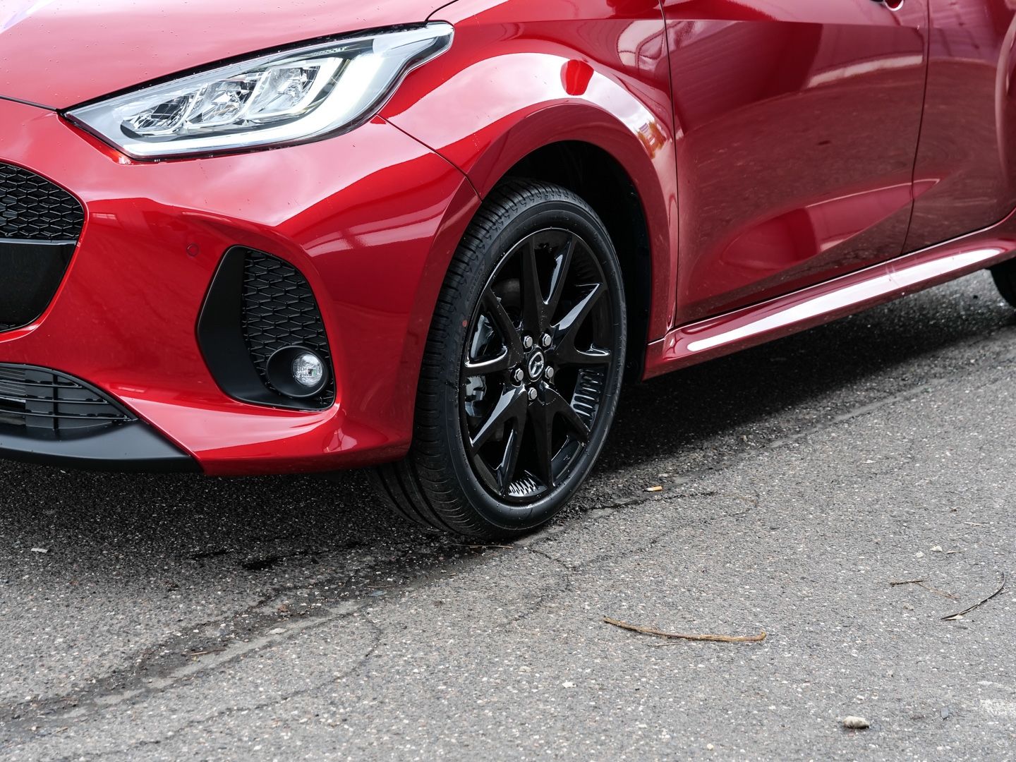 Mazda 2 Hybrid Homura 1.5L VVT-i 116 PS e-CVT FWD LEDE imagem 3