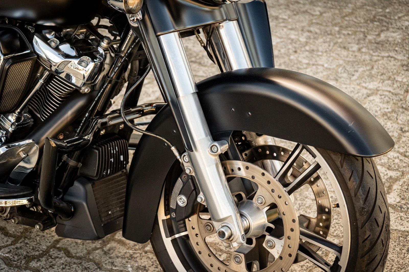 Fahrzeugabbildung Harley-Davidson STREET GLIDE SPECIAL FLHXS -APE - JEKILL&HYDE -