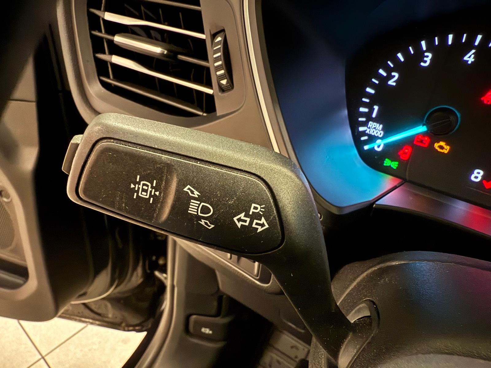 Fahrzeugabbildung Ford Kuga Cool & Connect / 1. HAND / NUR 27TKM