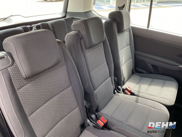 Volkswagen Touran 1.5 TSI Comfortline 7 Sitzer LEDNaviAHK