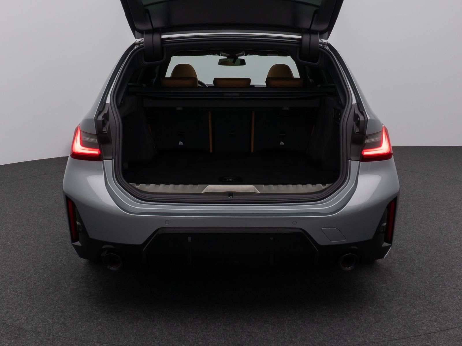 Fahrzeugabbildung BMW 330e xD M Sport Pro Panorama Kamera HUD DAB H/K