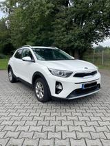 Kia Stonic 1.2 Vision Navi/Einparkhilfe/Sitzheizung - Kia Stonic von privat