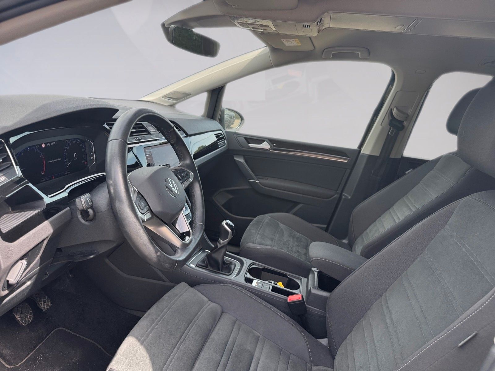 Fahrzeugabbildung Volkswagen Touran Comfortline 1.5 TSI