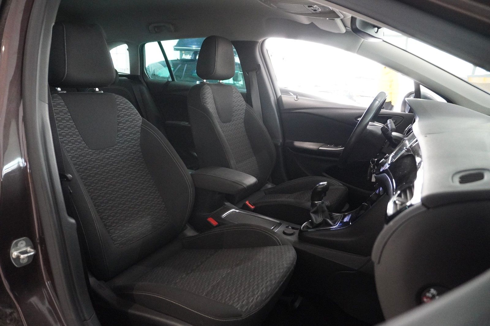 Fahrzeugabbildung Opel Astra K ST 1.4T ON NAVI/LED/KAMERA/SHZ/SPORT/PDC