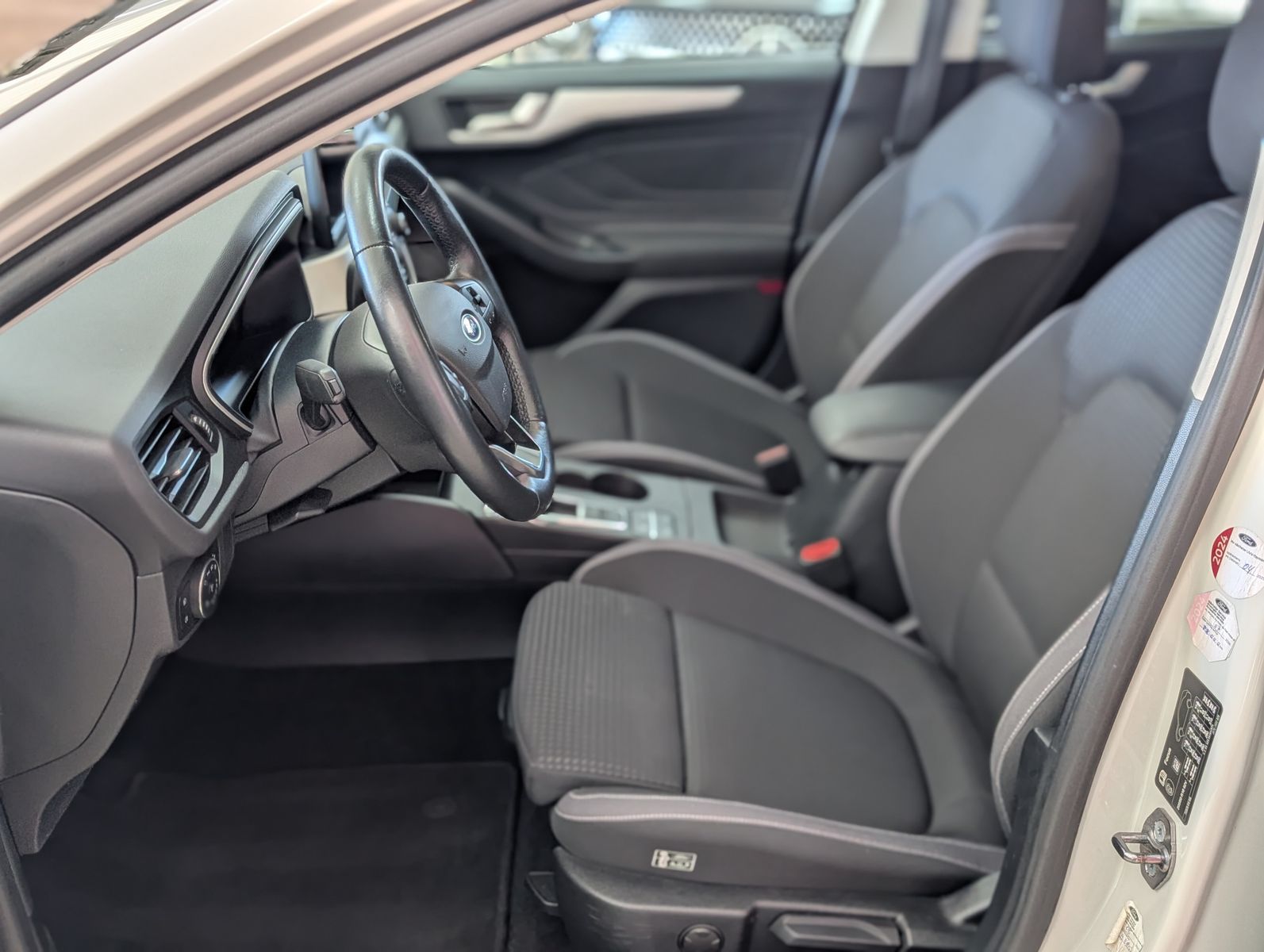 Fahrzeugabbildung Ford Focus Cool & Connect TEMP KAM LED SHZ CARPLAY