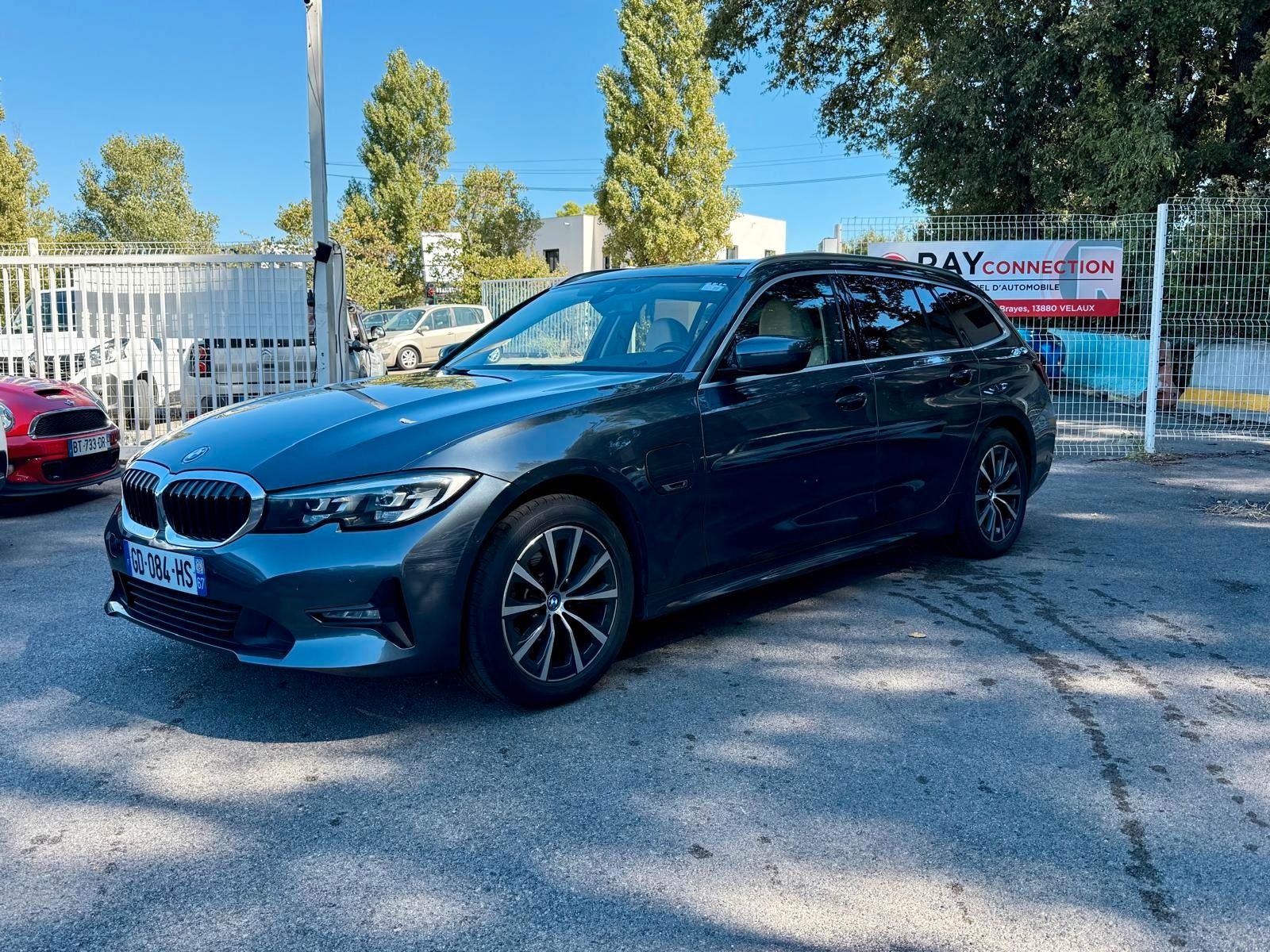 BMW 320 eA 204 ch Touring Advantage imagem 2