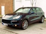 Porsche Cayenne Turbo ACC Keyless Glasdach Garantie - Porsche Cayenne aus 2012: Turbo