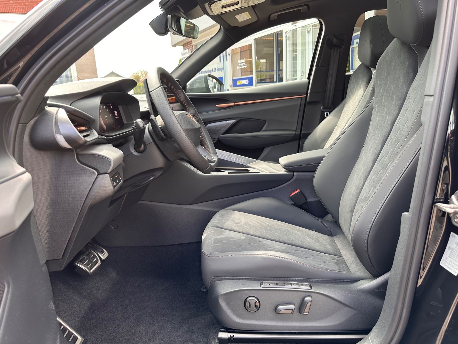 Fahrzeugabbildung CUPRA Terramar VZ 2.0 TSI 4Dr DSG Matrix/Pano/AHK/ACC