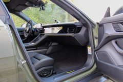 PORSCHE Taycan Sport Turismo Turbo S / SURROUND / PDLS+