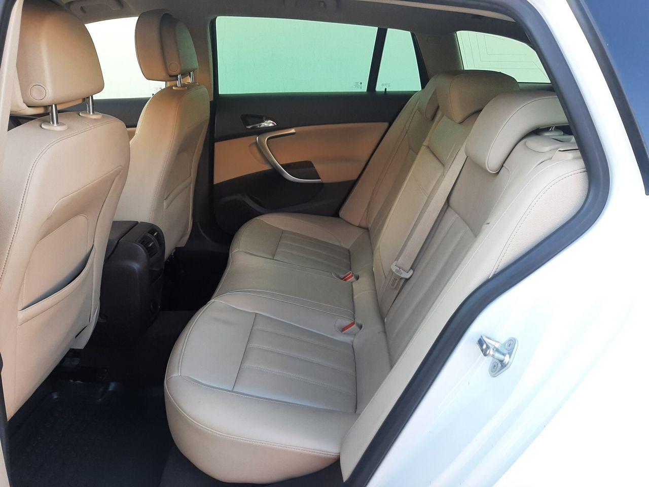 Opel Insignia 2010 — photo 14