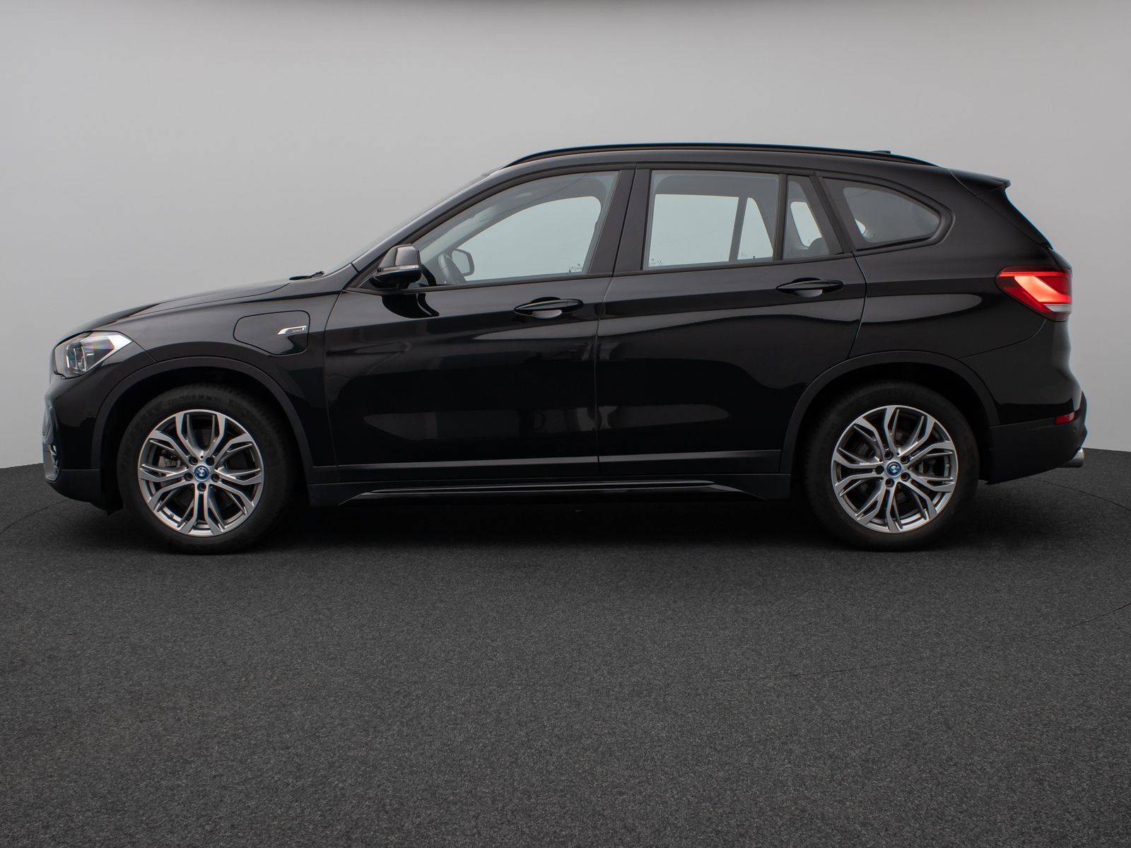 Fahrzeugabbildung BMW X1 xD25e Sport Line Kamera DAB Navi LED Komfort