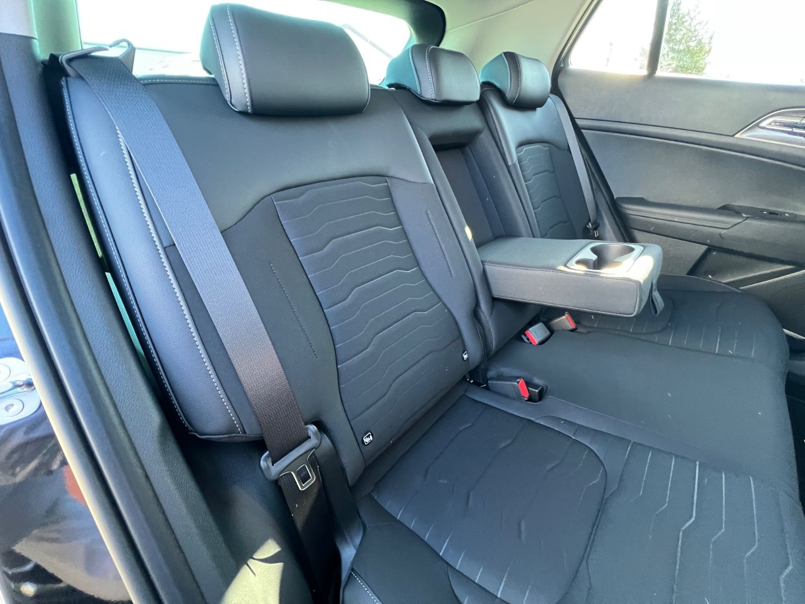 Fahrzeugabbildung Kia SPORTAGE 1.6T 48V 2WD DCT ULTIMATE EDITION