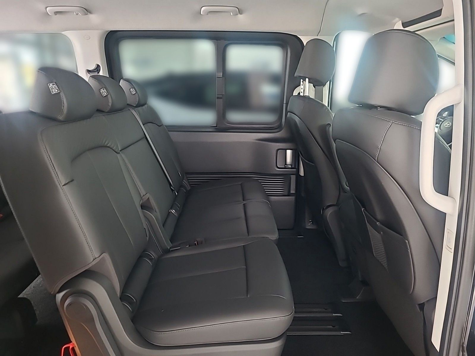 Fahrzeugabbildung Hyundai Staria Prime Hybrid Park-Paket