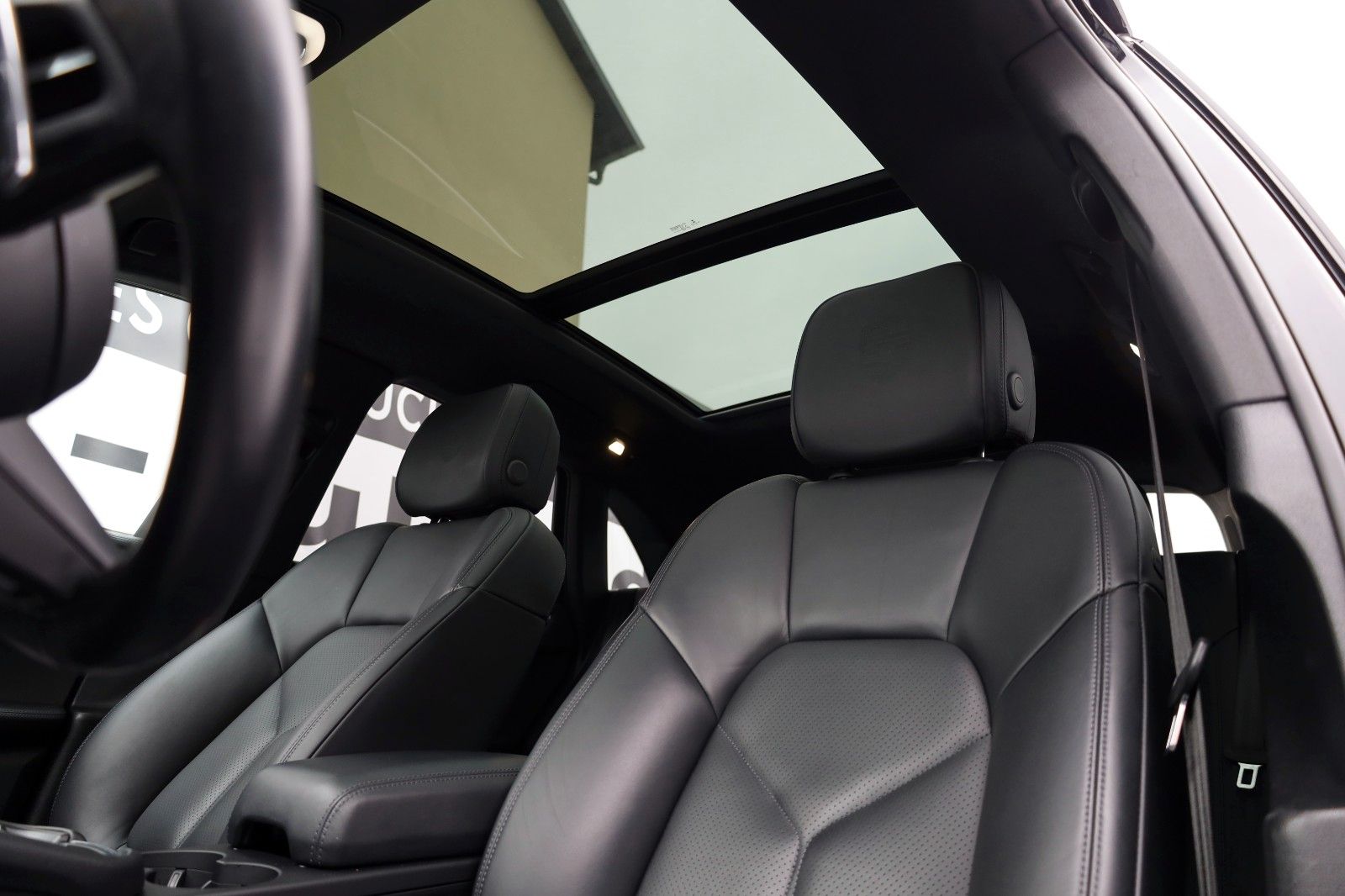 Fahrzeugabbildung Porsche Macan S Leder,Navi,LED,PanDach,BOSE,Sport-Chrono