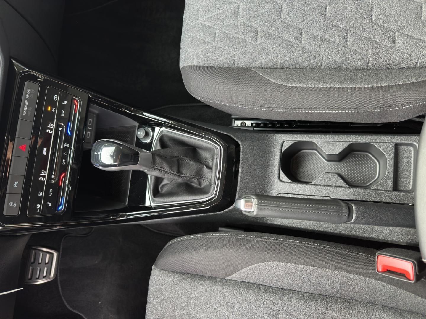 Fahrzeugabbildung Volkswagen T-Cross MOVE MOVE 1.0 TSI-DSG,Navi,ACC,Climatron