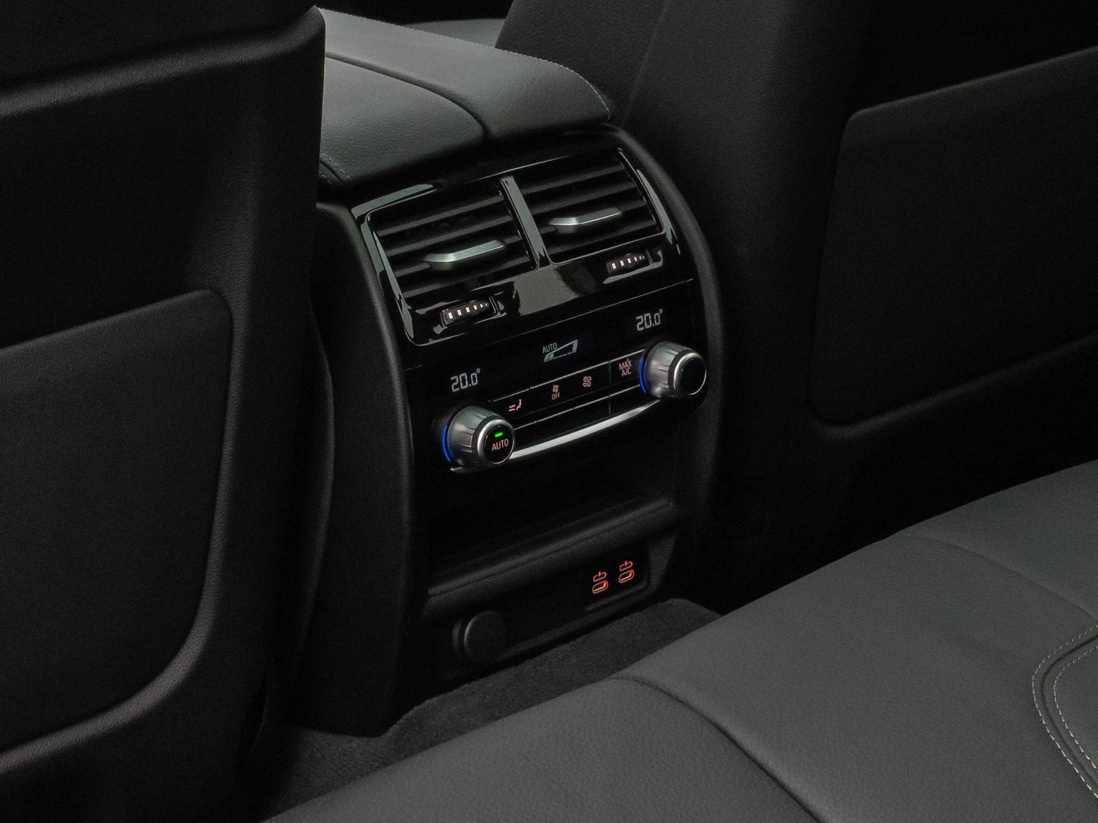 Fahrzeugabbildung BMW 540i xD LuxuryLine Panorama Laser Kamera SoftCL