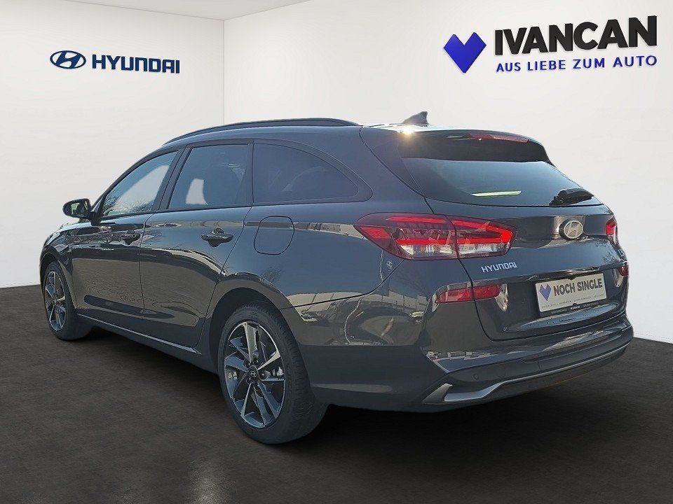 Fahrzeugabbildung Hyundai i30 Kombi 1.0T 100PS DCT ADVANTAGE