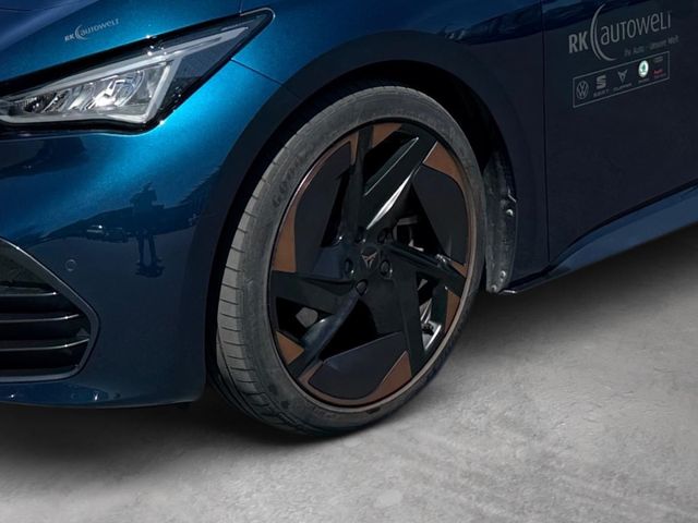 Born 58kWh Navi Wärmep. HuD 20'' Glasdach ACC
