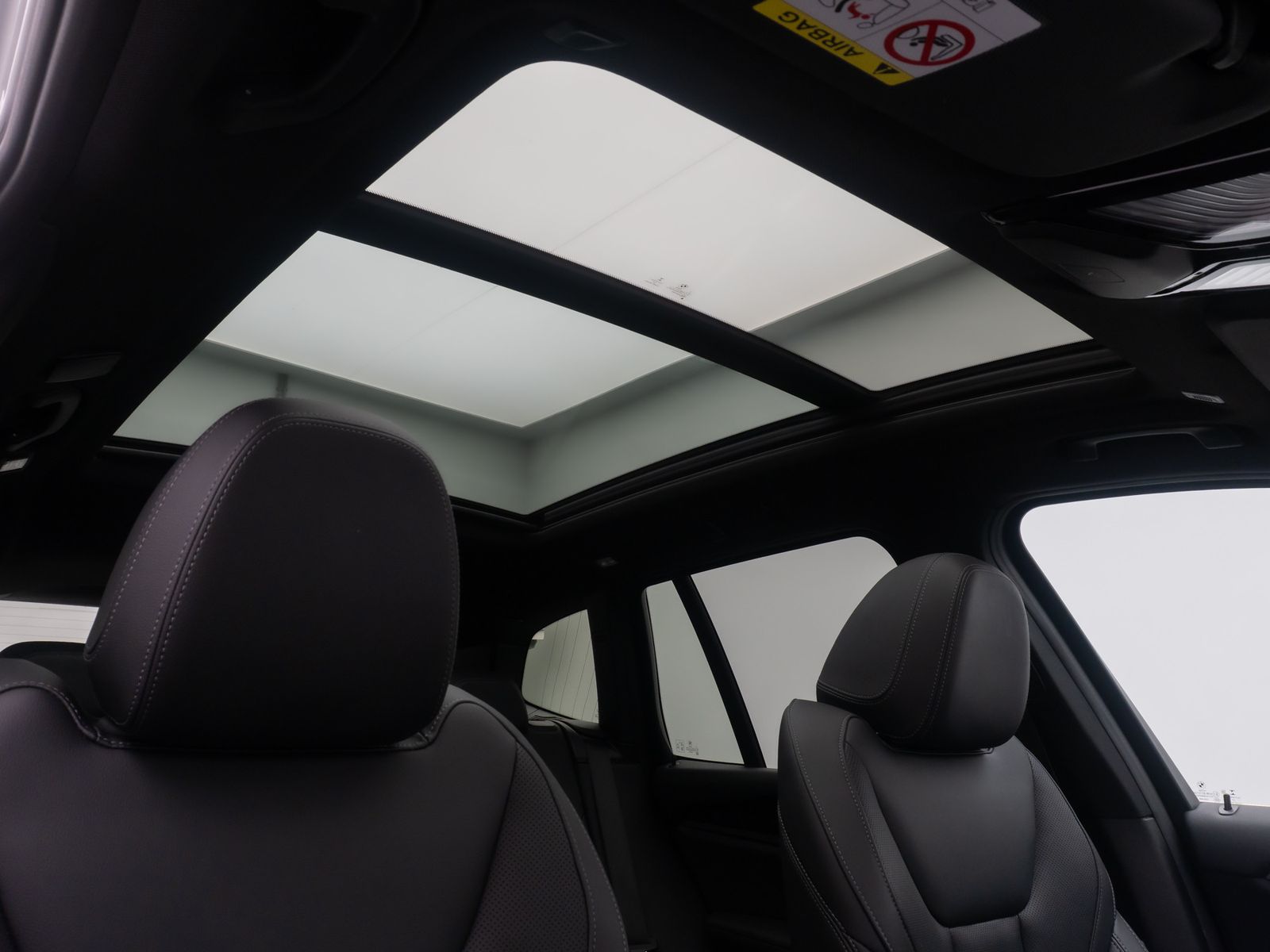 Fahrzeugabbildung BMW X3 xD30e Komfort DAB Laser HiFi HUD Panorama 20"