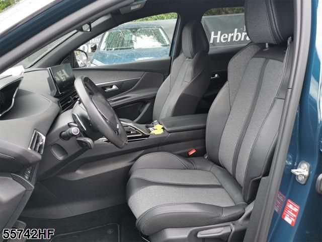 Fahrzeugabbildung Peugeot 3008 1.2 PureTech 130, GT