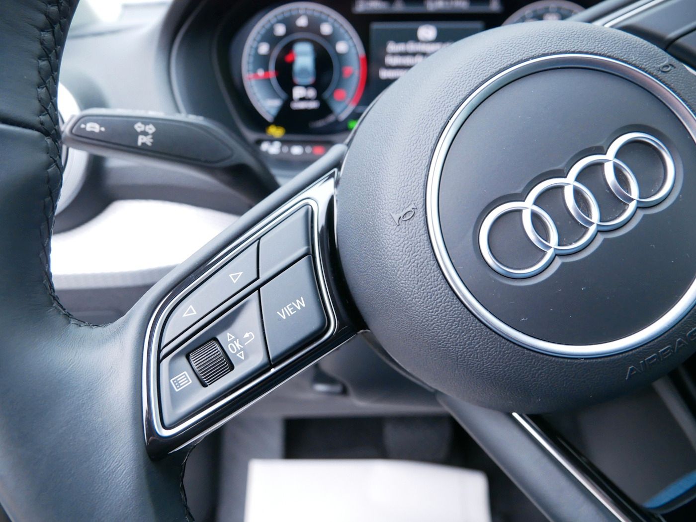 Fahrzeugabbildung Audi Q2 1.5 TFSI S-Line NEU43T DSG ACC Kamera SHZ LED