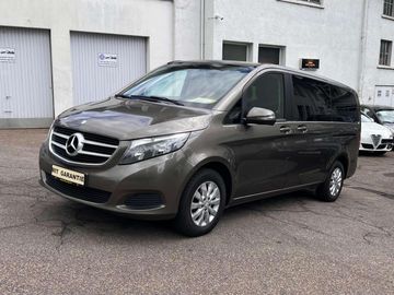 Mercedes V 220 - 1